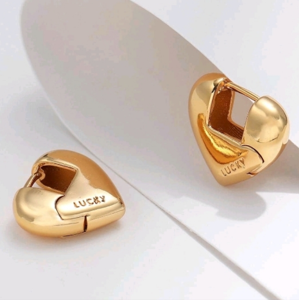 New! 18k Gold Plated Minimalist Polished Chunky Heart Huggie Hoop Earrings